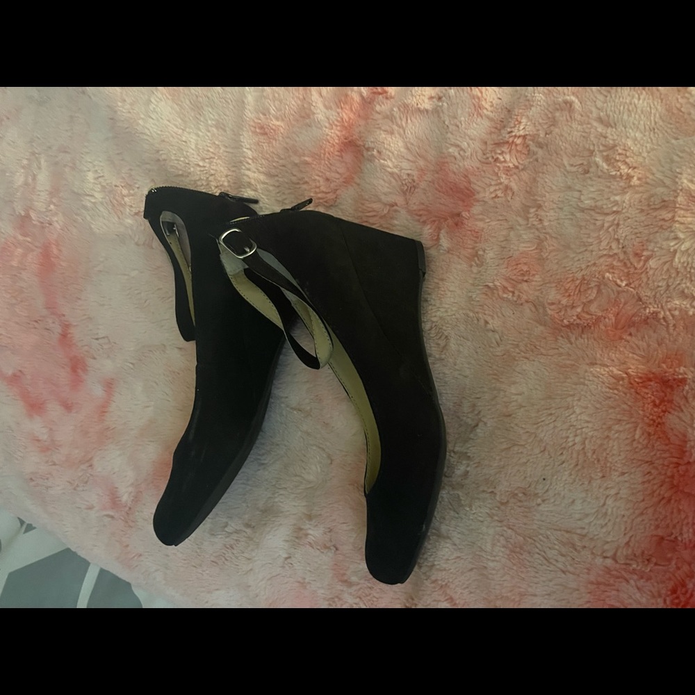 Shoes - Picture 3 of 3